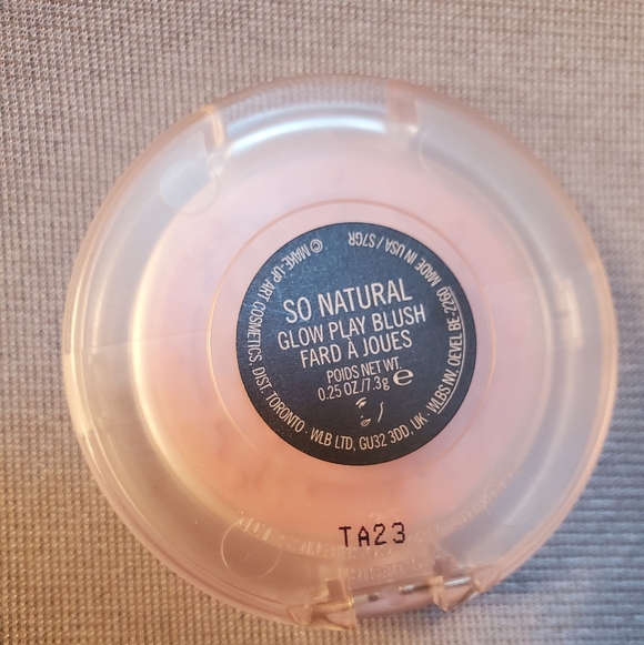 Mac Glow Play Blush So Natural - Picture 8 of 9